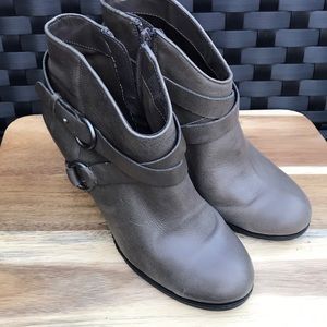 Me Too, Genuine Leather, Ankle Wedge, Size 7.5